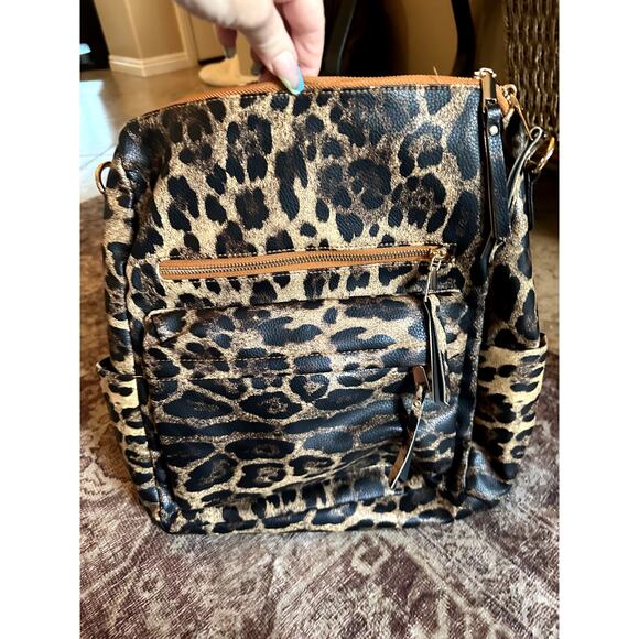Leopard Backpack - Picture 1 of 8